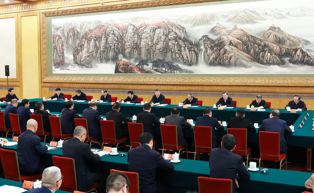 习近平在民营企业座谈会上强调，民营企业和民营企业家大显身手正当其时